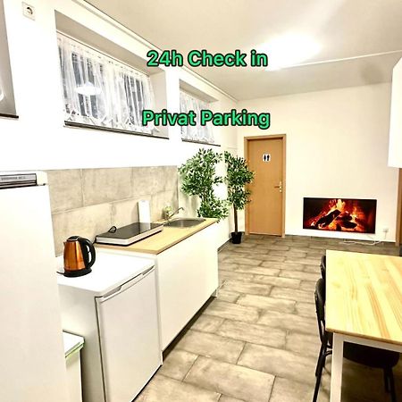 Schoene Hostel Mit Eigene Parking Netflix Youtube Nuremberga Exterior foto